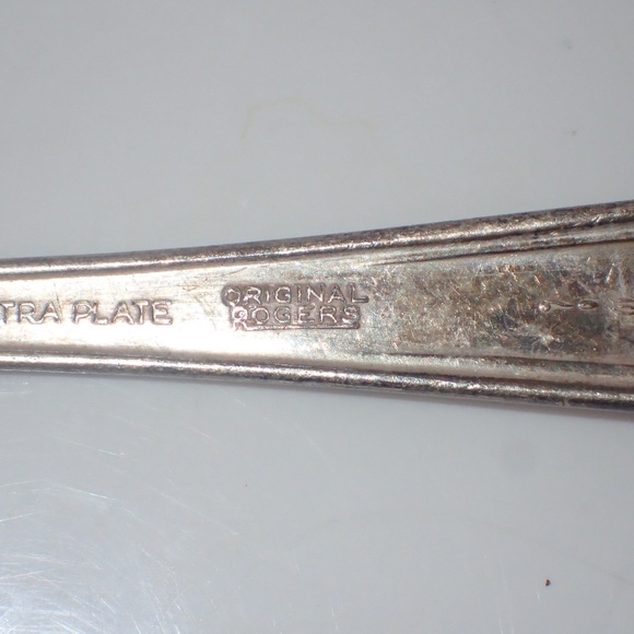 Antique Fork & 3 Spoons Wm.Rogers MFG Co Extra Silver Plate Inspiration Magnolia - Picture 7 of 10